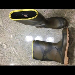 Orla Kiely green rain boots